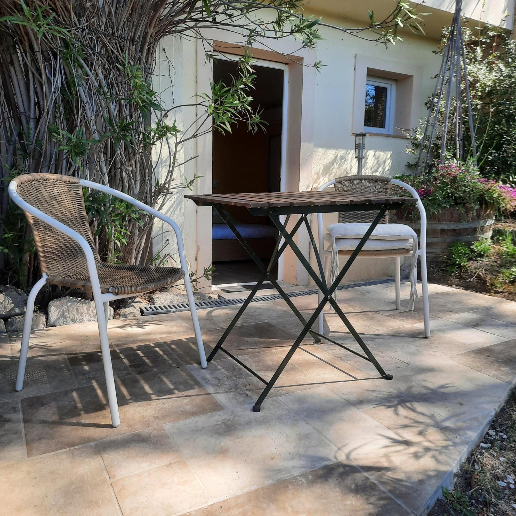 Les 3 Saisons Acomodação com café da manhã Cucuron Exterior foto